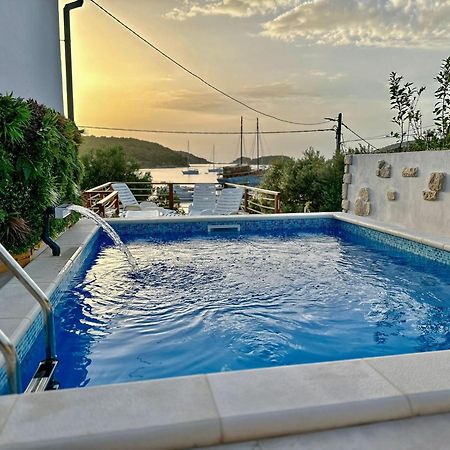 Beach Villa Ema Supetarska Draga Dış mekan fotoğraf