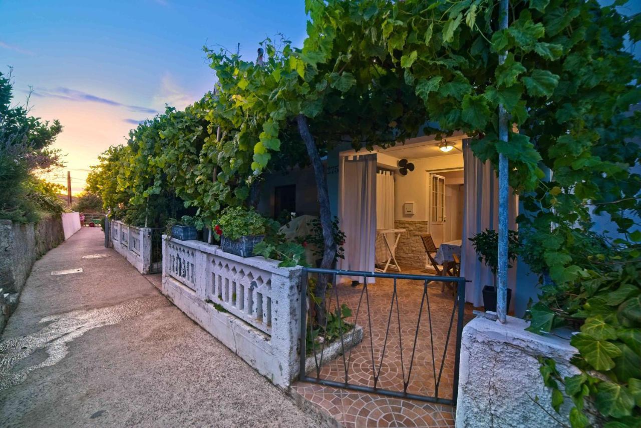 Beach Villa Ema Supetarska Draga Dış mekan fotoğraf