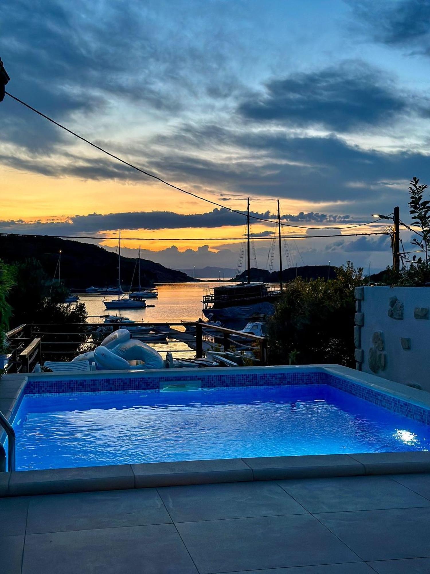 Beach Villa Ema Supetarska Draga Dış mekan fotoğraf