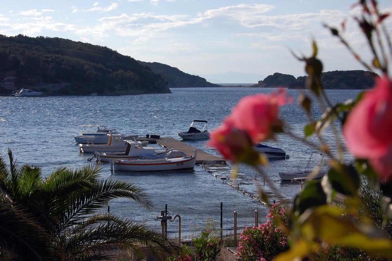Beach Villa Ema Supetarska Draga Dış mekan fotoğraf